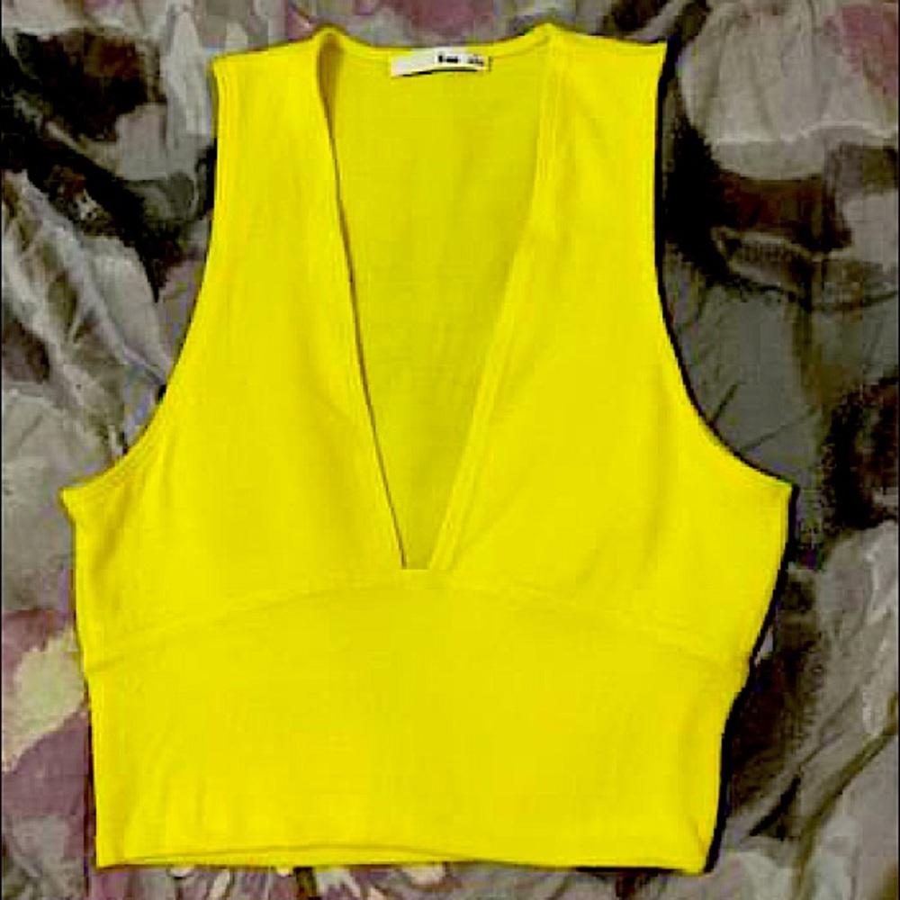 Wilfred Free top